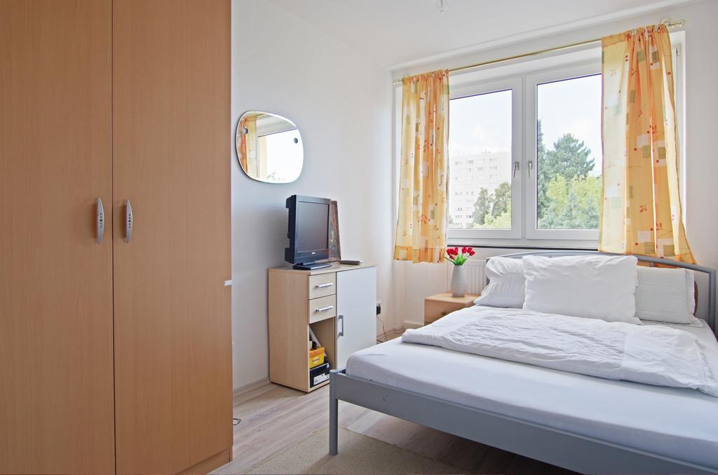 Private Rooms Near Exhibition Center Hannover Exteriér fotografie